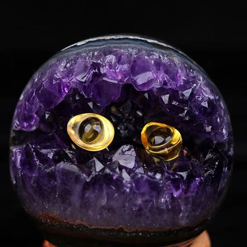 Two-color crystal ball